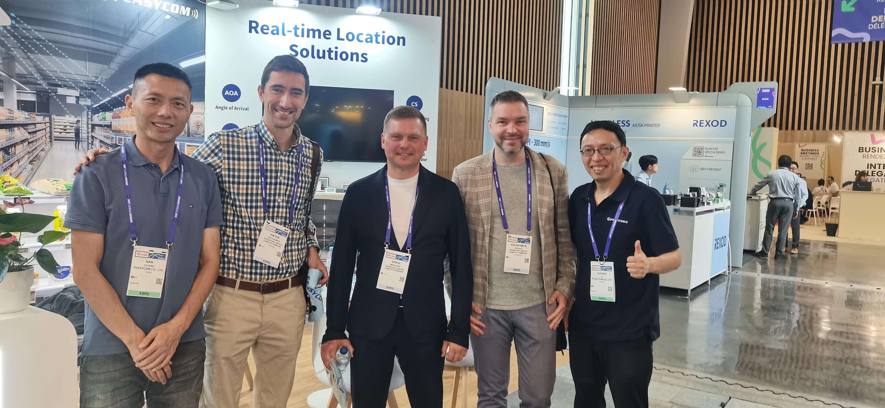 Feasycom Showcases Wireless Connectivity and Indoor Positioning Solutions at NRF 2026 Europe 111 Feasycom team poses with guests